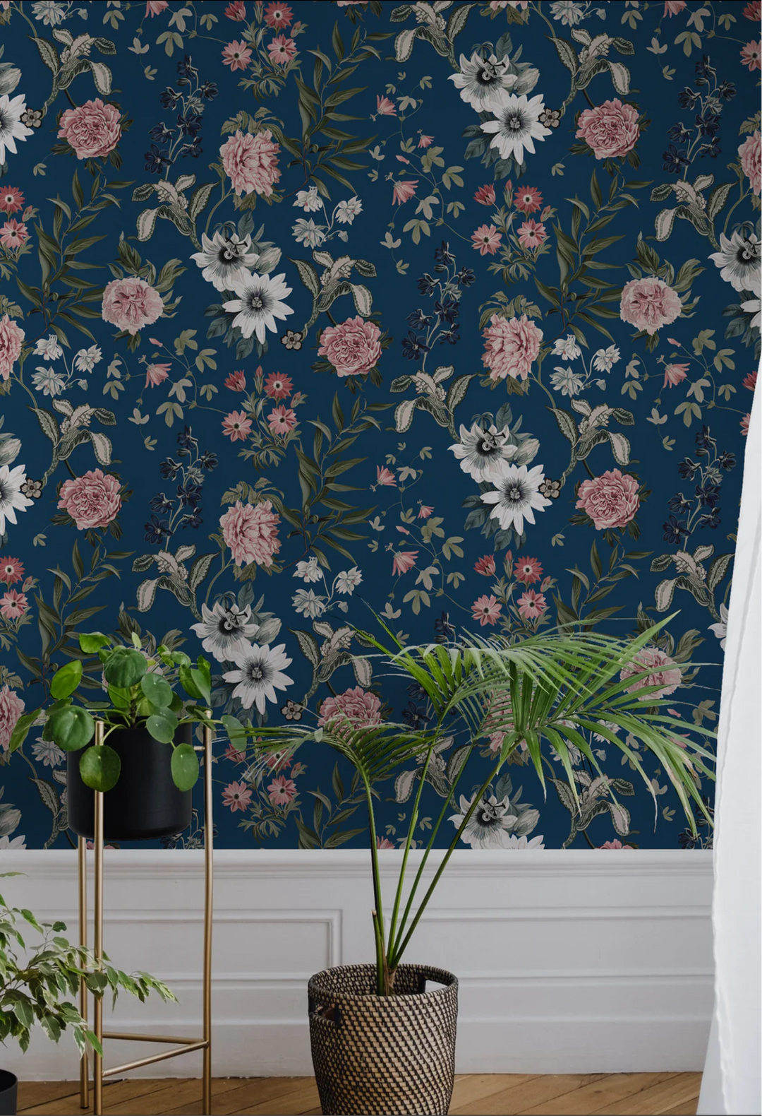 Deus-ex-Gardenia-Beechcroft-garden-wallpaper-azure-navy-blue-base-wild-flowers-english-country-garden-blloms-roses-floral-flouncy-print