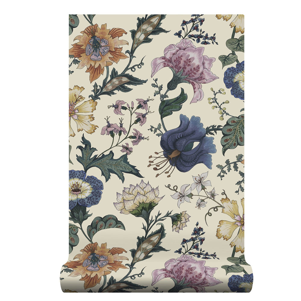 Wildmore-wallpaper-british-designers-floreo-Elegant-delicate-floral-pattern-romantic-off-white-background