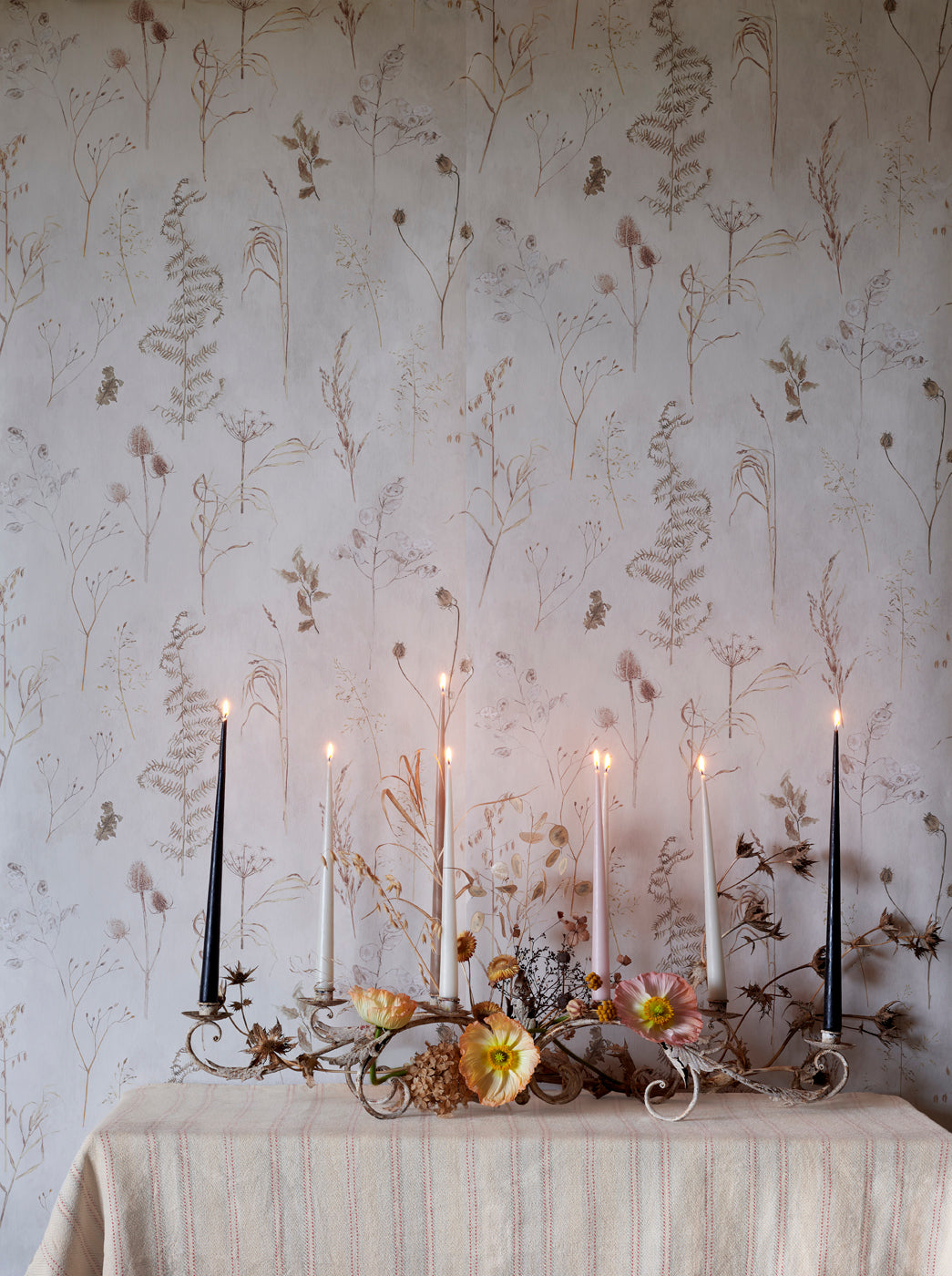 Hamilton-weston-wallpaper-Flora-Roberts-Autumn-silhouettes-leaves-ferns-grasses-faded-floral-woodland-elegant-sparse-design-Sepia- 