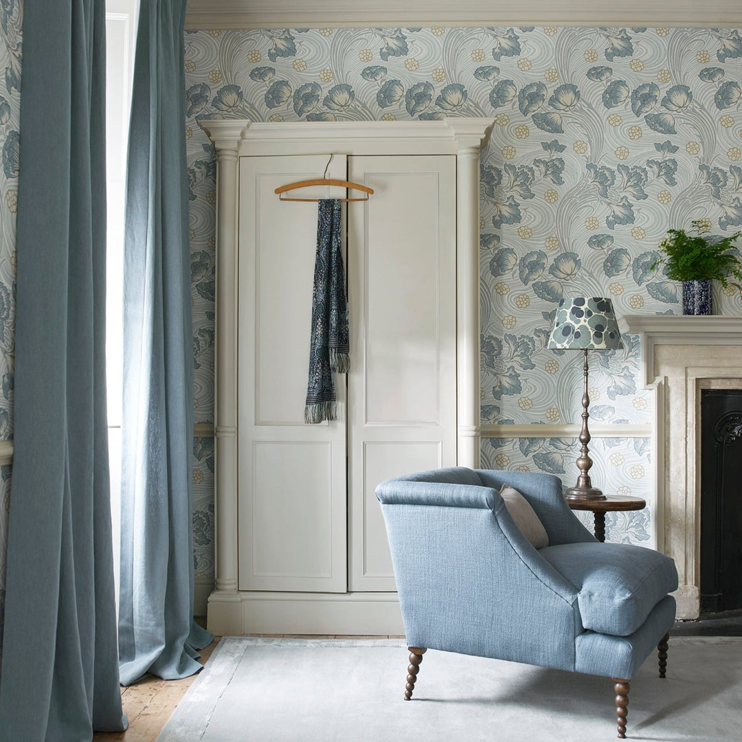liberty-botanical-atlas-hana-wallpaper-lapis-chinoserie-design-floral-trail-master-bedroom-blue