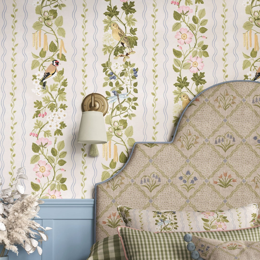 Studio-LeCocq-Hedgerows-Wallpaper-stripes-scalloped-edges-birds-cottage-woodland-hand-illustrated-spring-floral-soft-cream-background-Eggshell