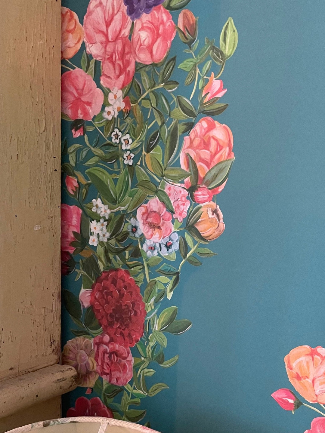 the-hillis-rose-wallpaper-jojo-trixie-teal
