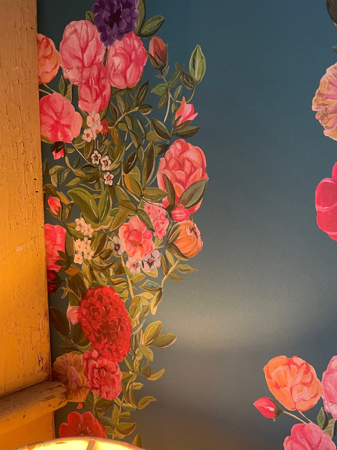 the-hillis-rose-wallpaper-jojo-trixie-teal