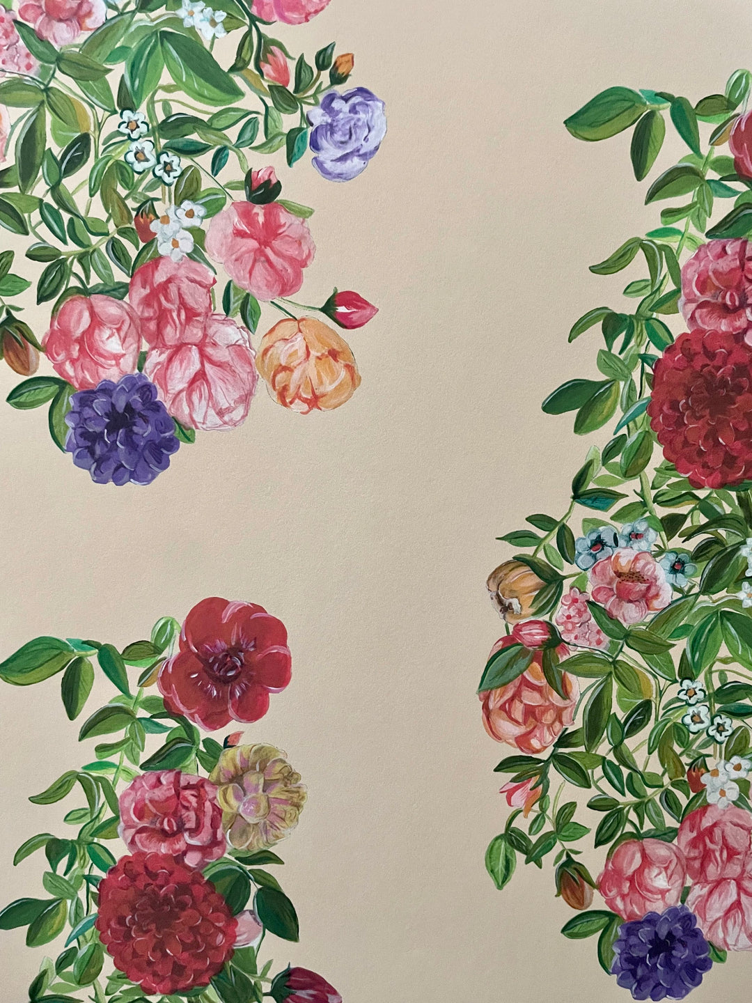 the-hillis-rose-wallpaper-jojo-trixie-vintage-cream