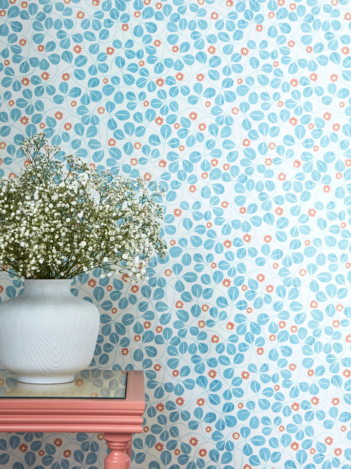 clover-wallpaper-wedgwood-blue-red-daisy-ditsy-wallcovering