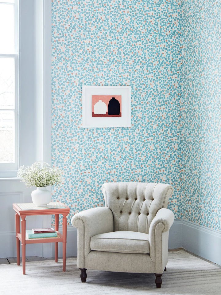 clover-wallpaper-wedgwood-blue-red-daisy-ditsy-wallcovering-living-room
