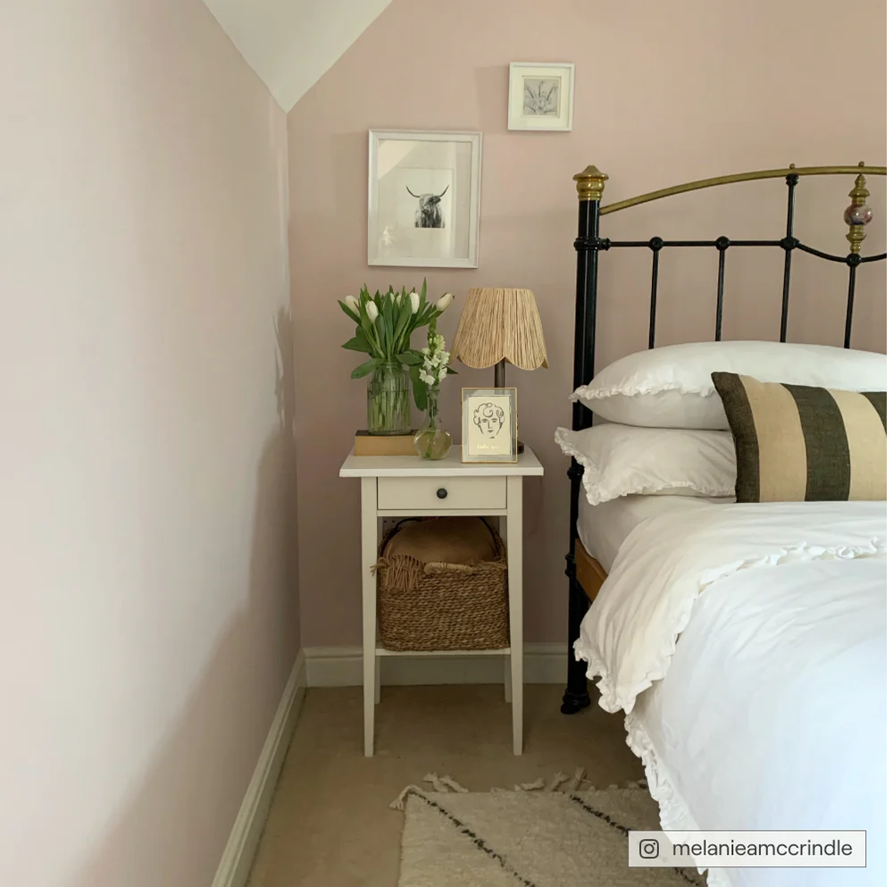 coat-paint-percy-flat-matt-paint-candy-pink-briths-paint-interior-sustainable-bedroom