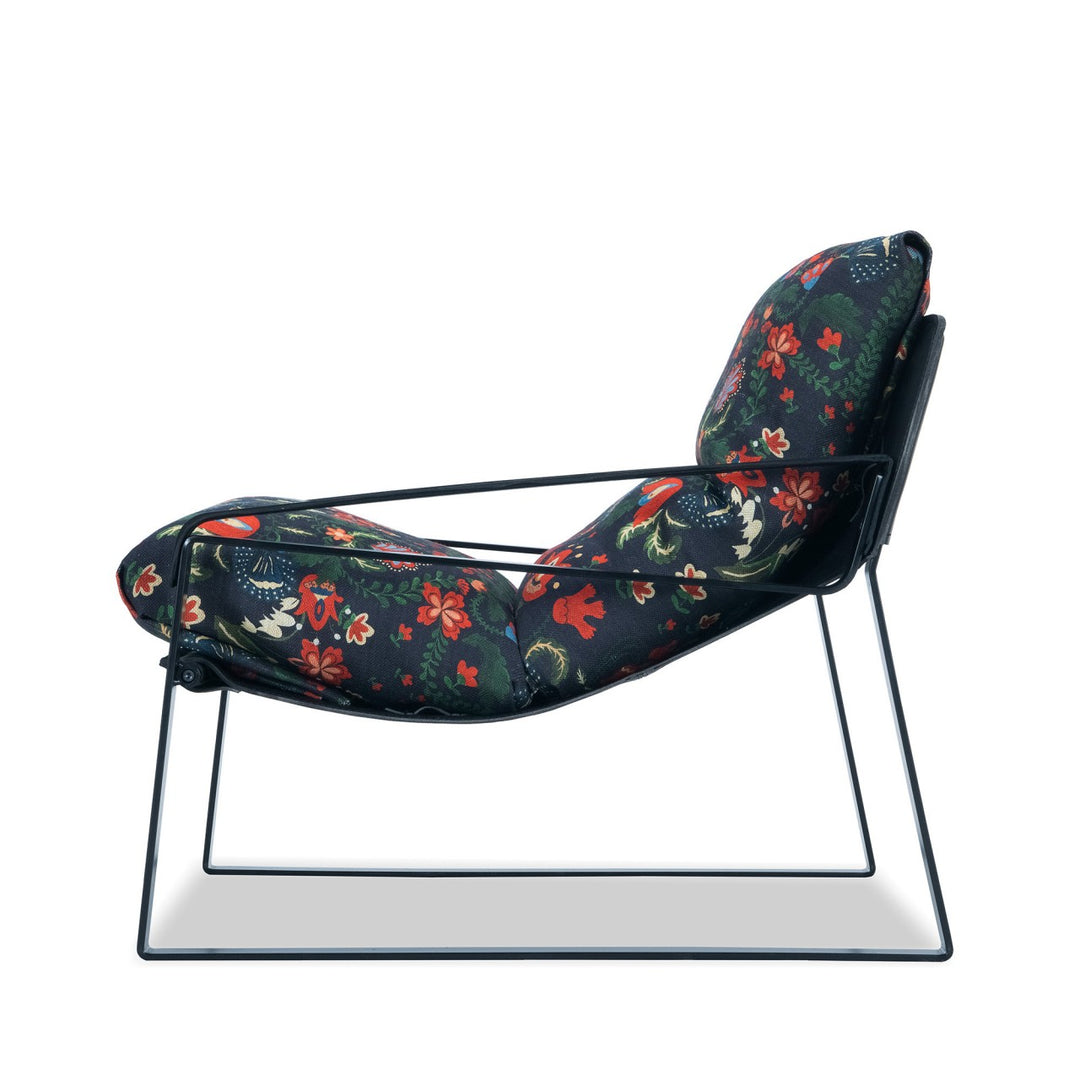 Mind-the-gap-Dunhill-chair-Zabola-linen-vintage-black-leather- FR00152-FB00041-folk-printed-stlye-linen-70's-style-recliner