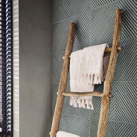 BN-riviera-maison-wallpaper-timber-lines-ratten-grid-£D-effect-bali-inspired-221132-green