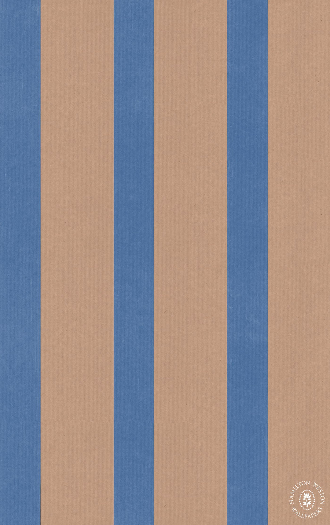 Hamilton-weston-wallpaper-Adam-Bray-designs-brown-paper-stripes-wallpaper-coloured-paint-on-brown-manilla-base-paper-understated-stripe-chic-60's-70's-inspired-British-designen-printed-Blue-01