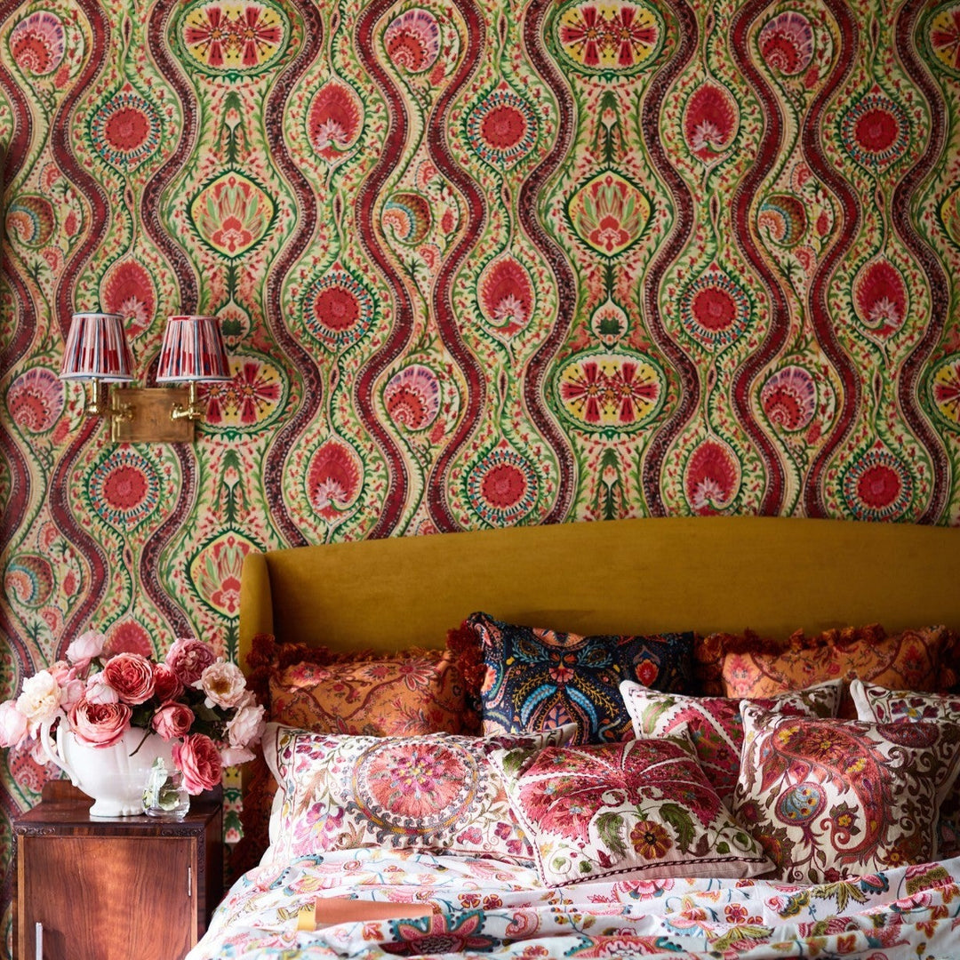 Mind-the-gap-hippie-paisley-wallpaper- WP20616-swirl-pink-red-woodstock-collection-wallpaper-motifs-green-boho-style-walls-printed 