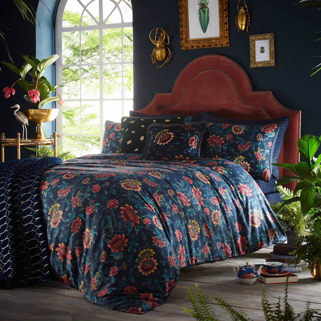 Clarke-&-clarke-wedgwood-midnight-blue-bedding-Chrysanthemums-floral-chinese-inspired-design