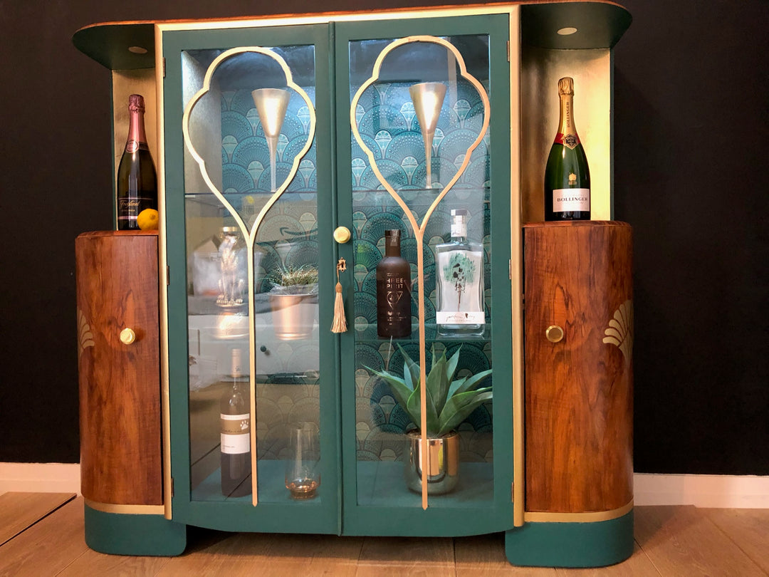 charleston-vintage-cocktail-cabinet-art-deco-wallpapered-gold-design-drinks-cocktail-cabinet