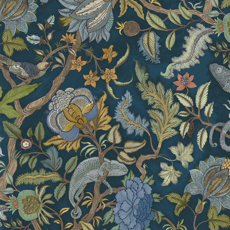 Josephine-munsey-wallpapers-interiors-chameleon-trail-floral-green-blue-wallpaper