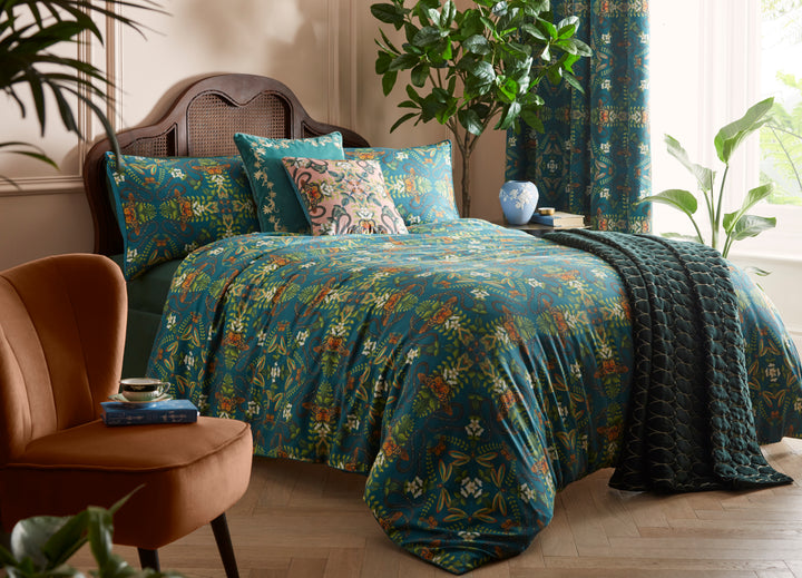 wedgwood-by-clarke-&-clarke-botanical-butterfly-dragonfly-duvet-bedding-set-fresh-interior-teal-bedding