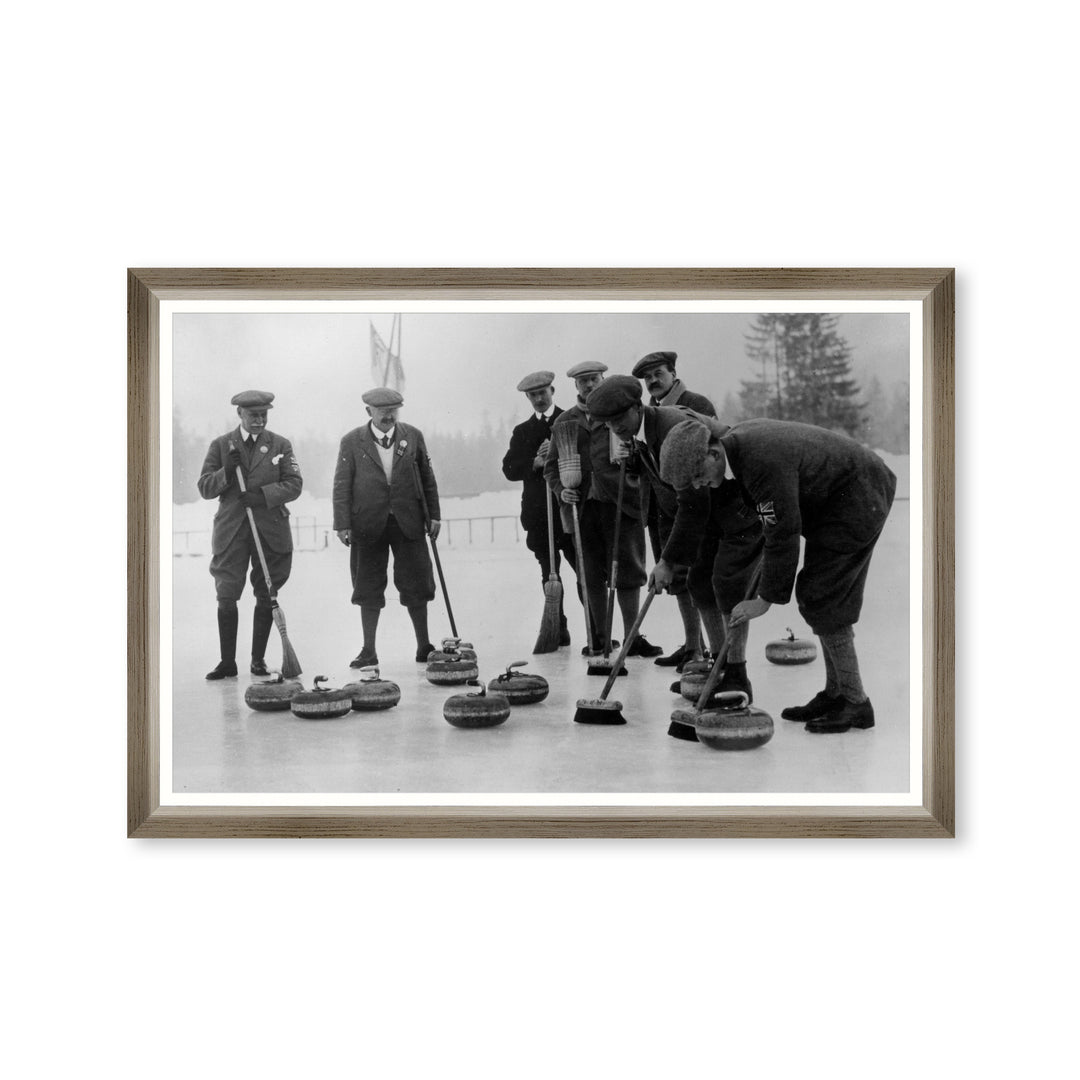mindthegap-english-curling-team-print-wall-art-photo-vintage-black-and-white