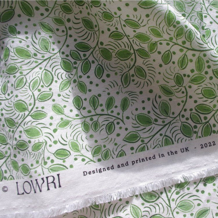 Lowri-Linen-Little-Leaves-leaf-leaves-printed-fabrics-trailong-vine-print-green-white-textile-upholstry-fabric-british-textiles