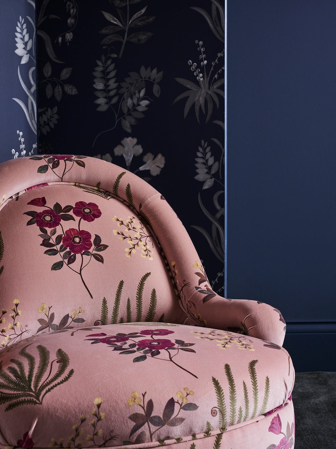 liberty-fabrics-botanical-flora-velvet-fabric-jade-sofa-upholstery-patterned-printed-fabric-modern-archive-collection-botanical-moodboard-archive-lacquer-collection-Floribunda