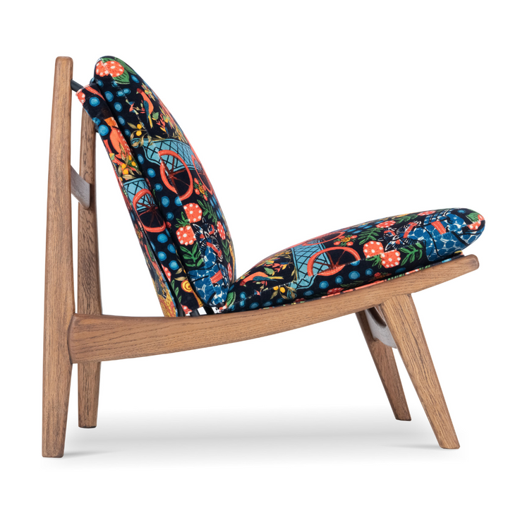 mind-the-gap-designer-luxury-chair-folk-velvet-fabric-wooden-frame-high-quality-craftsmanship-modern-design-horse-and-cart-fabric