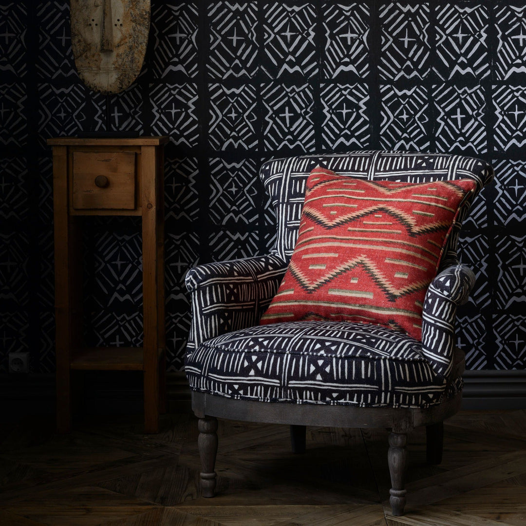 mind-the-gap-bamana-wallpaper-home-of-an-eccentric-man-and-origins-collection-tradtional-african-prints-mud-cloth-statement-interior