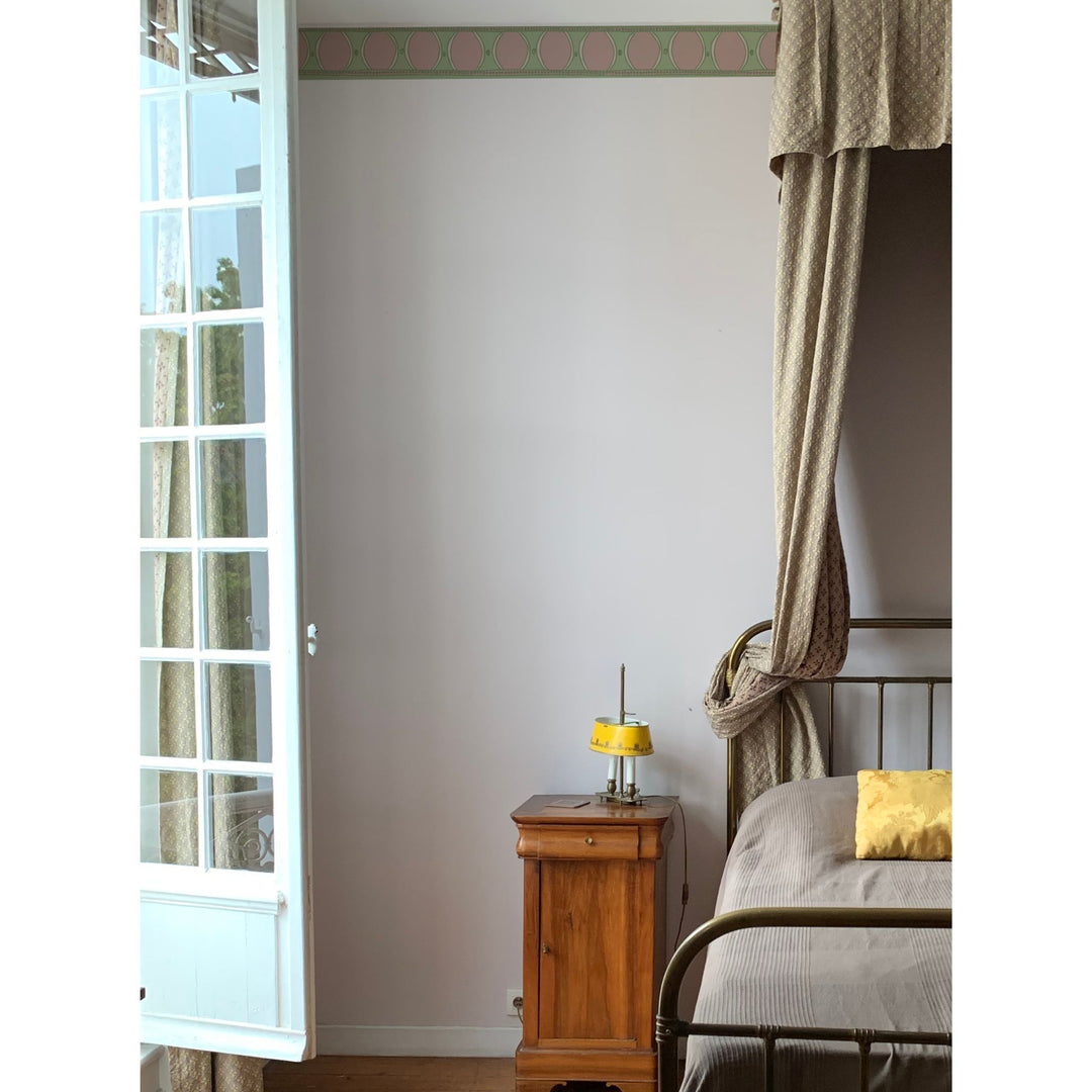 annika-reed-studio-polka-pink-green-border-circles-wallpaper-border-bedroom