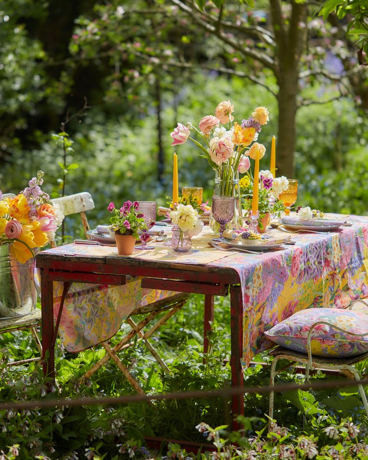 bauldry-botancals-interior-furnishings-deigner-brand-fabrics-wallpapers-designer-british-the-design-yard-cushionsbauldry-botanicals-floral-cushion-square-printed-textile-british-made-and-design-inspired-by-english-garden-small-scale-print-designbauldry-botanicals-floral-cushion-square-printed-textile-british-made-and-design-inspired-by-english-garden-small-scale-print-design-cushion-outdoor-table-setting