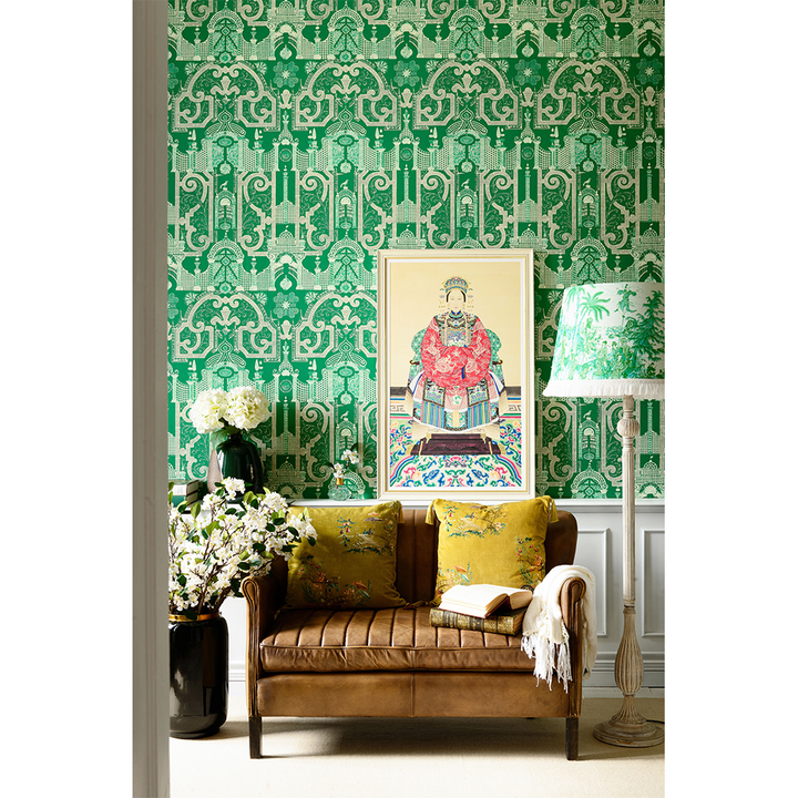 mind-the-gap-emperor-labyrinth-wallpaper-green-orange-detailed-maze-oriental-greenlake-room-monochrome