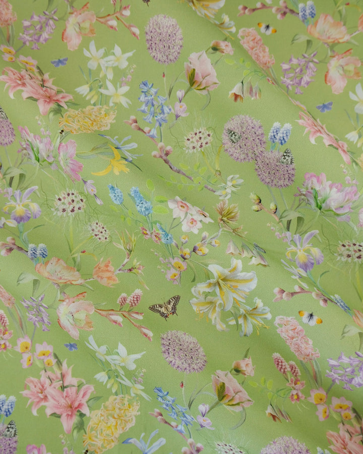 bauldry-botanicals-hopeful-beginnings-100%cotton-twill-fabric-intricate-floral-fabric-dainty-flowers-british-design-interior-collection-curtains-drapery-cottage