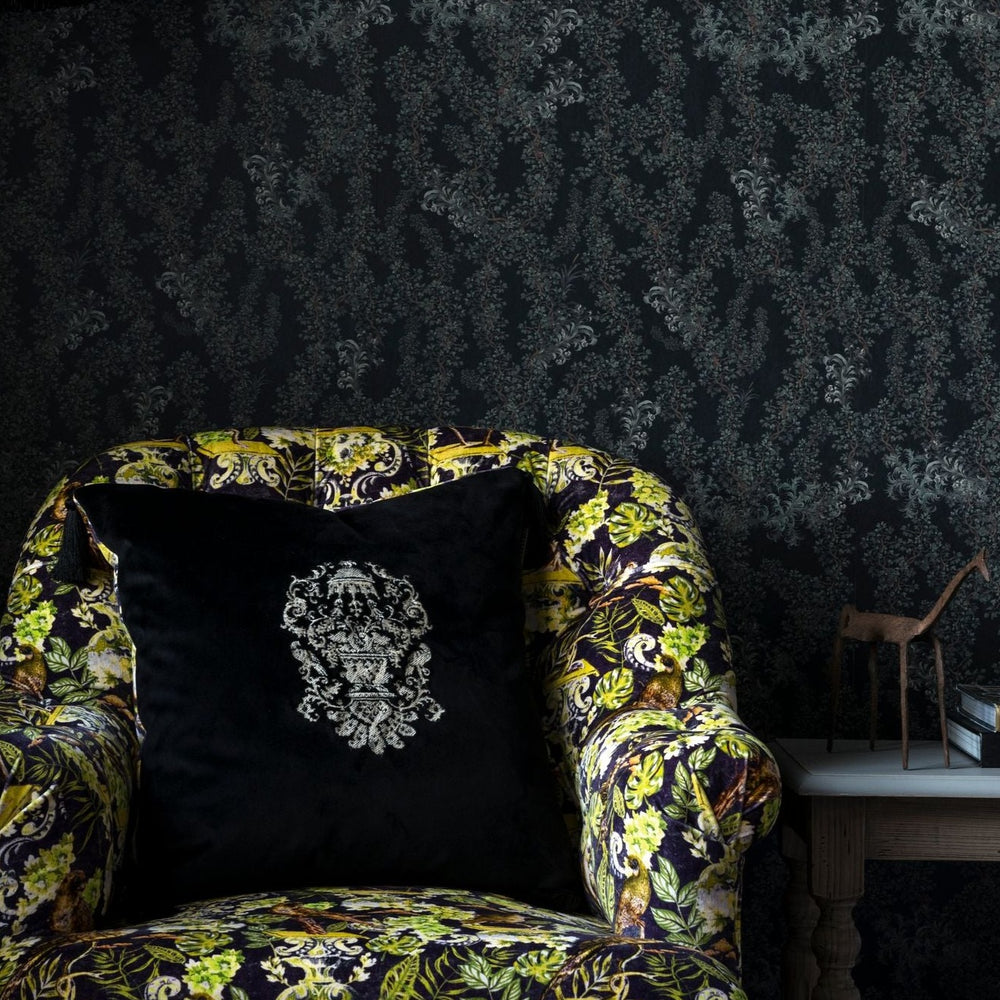 mind-the-gap-dark-leaves-wallpaper-royal-garden-collection-ivy-branches-climbing-hand-painted-coordinate-interiors