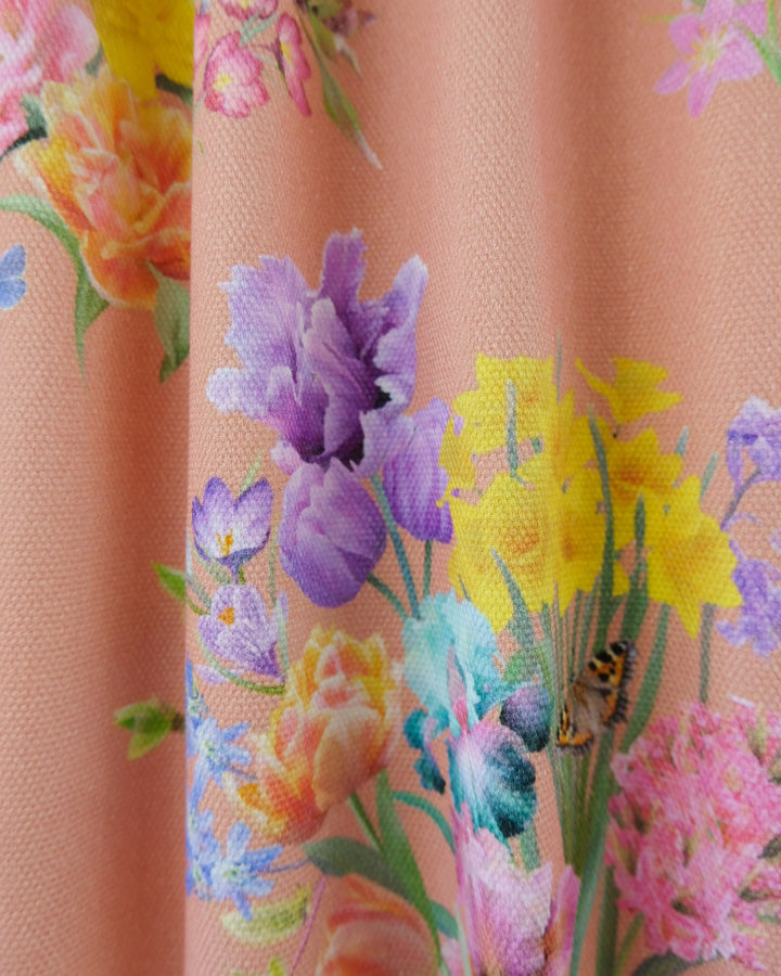 bauldry-botanicals-optimism-renewed-100%-organic-cotton-hopsack-fabric-grouped-flowers-floral-print-british-designer-colourful-interiors-inspired-by-nature