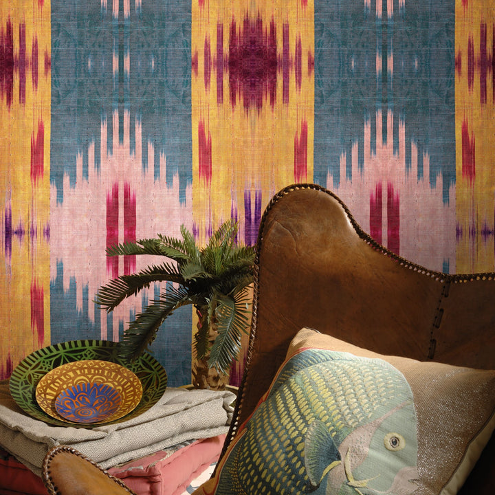mind-the-gap-patola-wallpaper-world-of-fabrics-collection-inspired-by-west-indian-saris-textiles-textured-design-maximalist-statement-interior