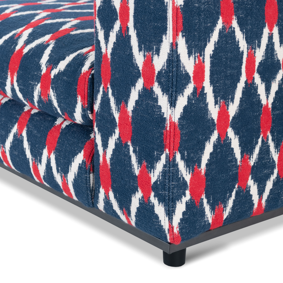 mind-the-gap-alpharetta-sofa-seebensee-woven-fabric-blue-red-white-modern-designer