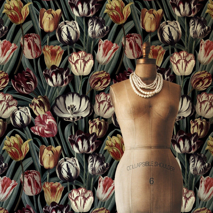 mind-the-gap-tulipa-wallpaper-the-florist-collection-oversized-tulips-vibrant-darker-palette-statement-maximalist-interior