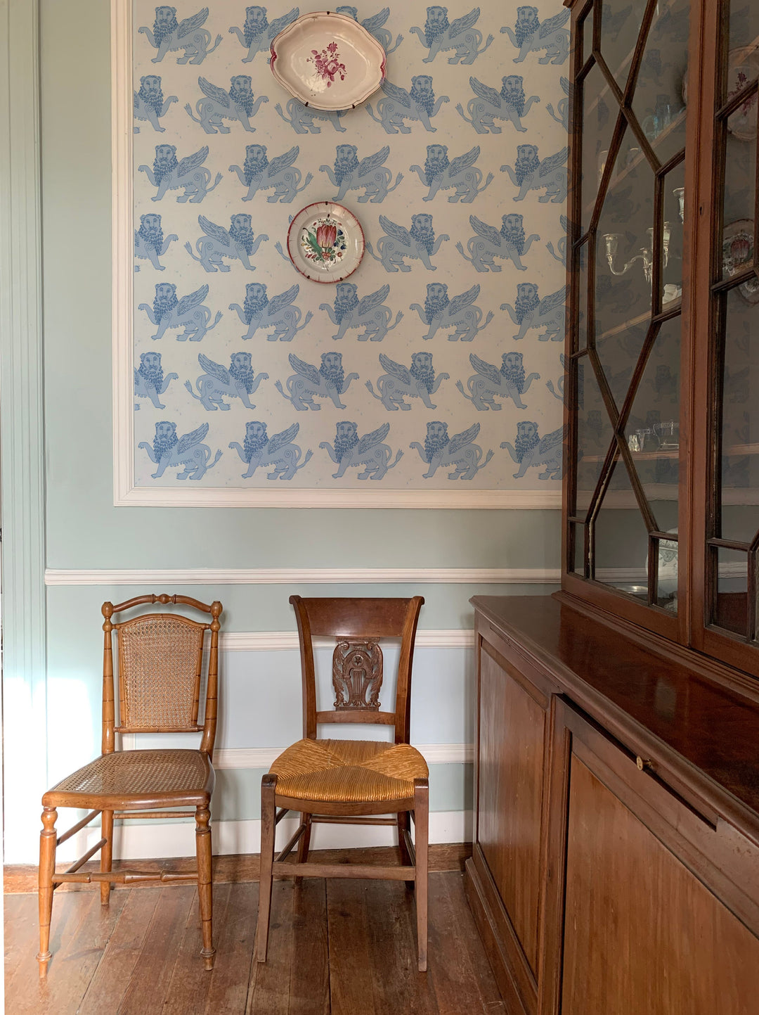 Winged Lion Wallpaper in Delft Blue